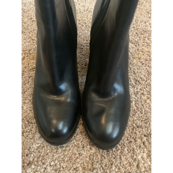 Via Spiga Black Leather  Side Zip 3.5 in. Heel Bootie Women's Size 9.5 - Picture 3 of 8